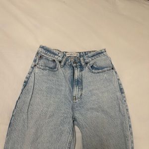 Abercrombie high-rise wide leg light wash baggy jeans